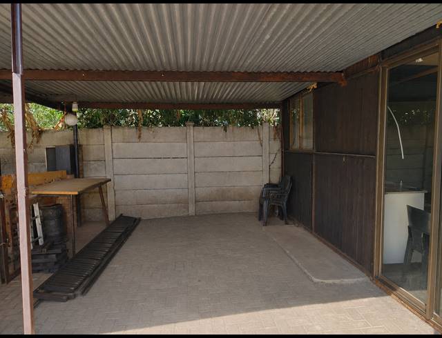 2 BEDROOM TOWNHOUSE FOR SALE IN OOS EINDE